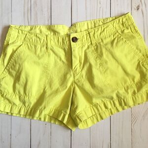 Old Navy Yellow Women's Size 2 Shorts Spring summer Comfortable 100% cotton